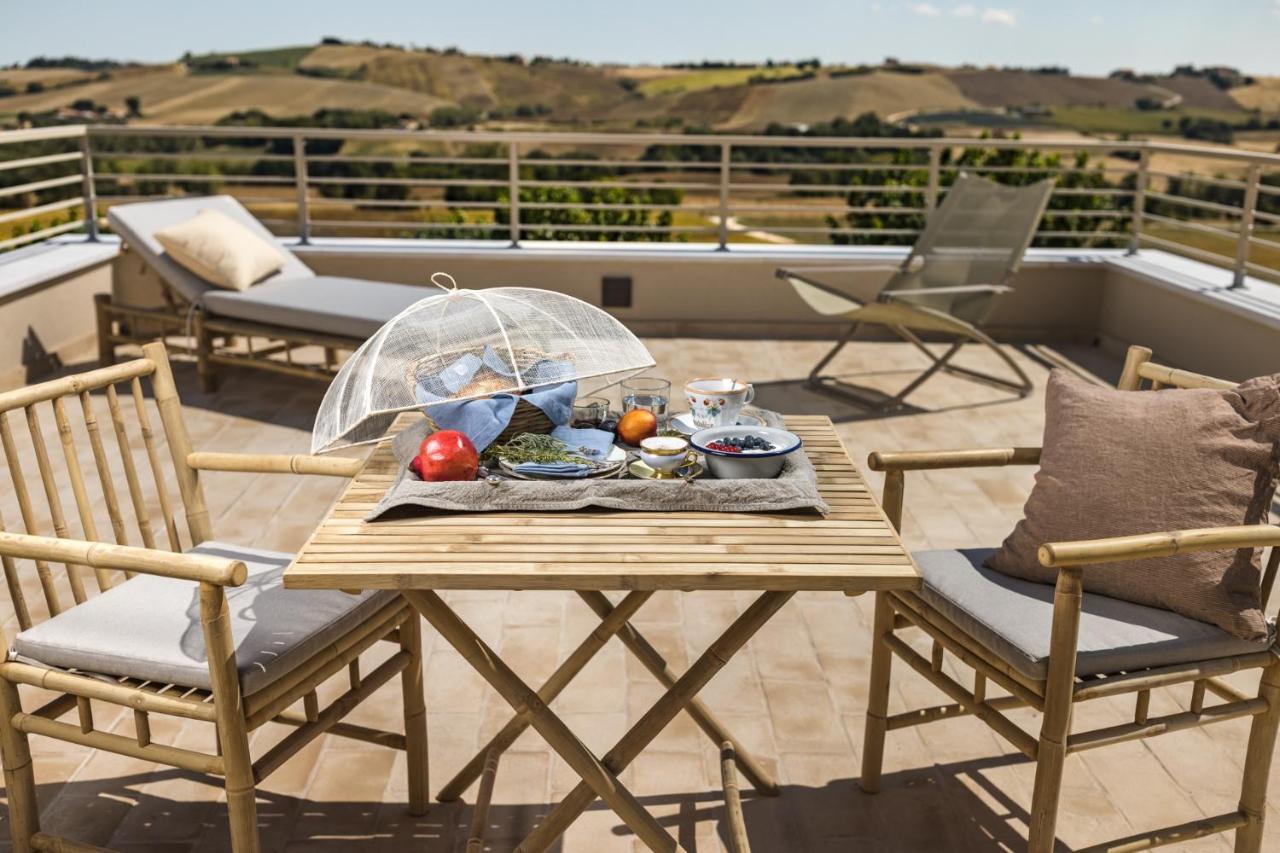 Bed and Breakfast Casale Tre Gelsi Чинголи Экстерьер фото